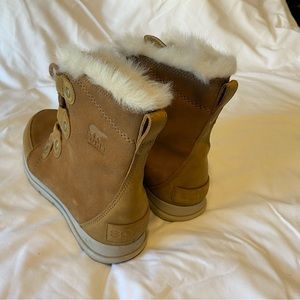 Women's Sorel Explorer II Joan Lug Sole Boots size 9.5